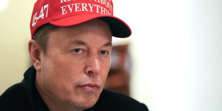 Elon-Musks-net-worth-dropped-below-300-billion-750x375