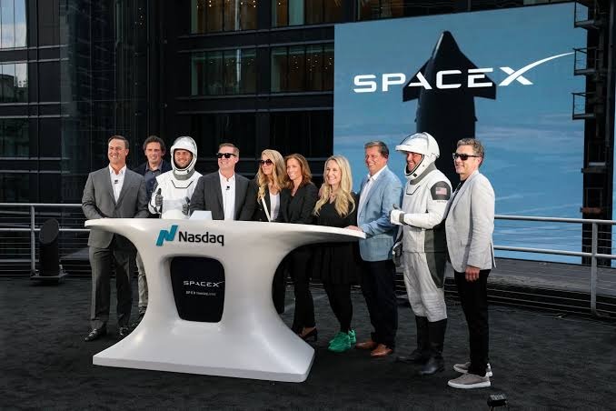 SpaceX-on- Nasdaq100-cover